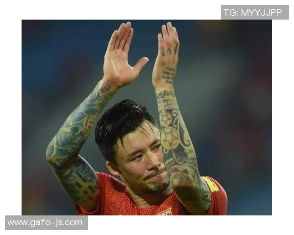 纹身与足球的完美结合探索那些胳膊上有纹身的足球明星的故事与魅力