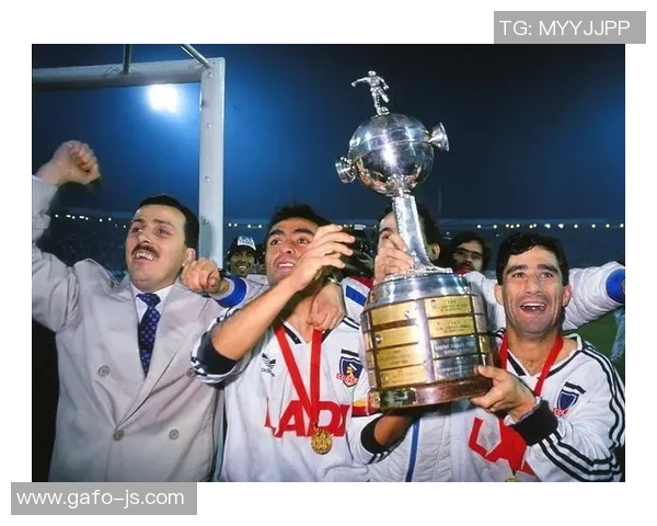 4号球衣下的传奇足球明星头像揭示他们的故事与荣耀