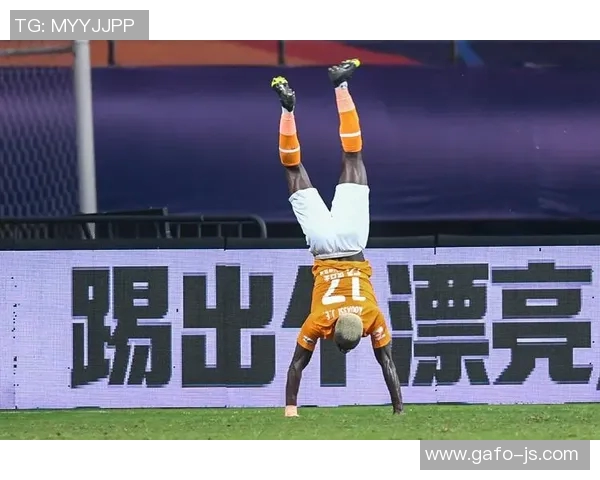 武汉卓尔与国安激战正酣比分悬念不断球迷期待精彩逆转时刻 武汉卓尔与国安激战正酣比分悬念不断球迷期待精彩逆转时刻