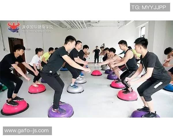 足球教练级别解析与晋升路径探讨助你成为优秀教练的必备指南 足球教练级别解析与晋升路径探讨助你成为优秀教练的必备指南